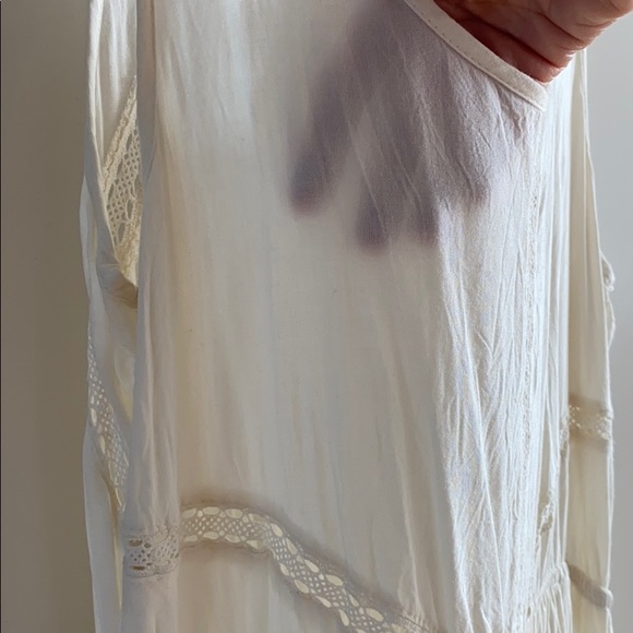 Gorgeous Flowy Dress with hints of lace - Picture 7 of 11